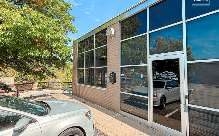 Pictures of Office, Industrial property located at 2809 Banksville Rd, Pittsburgh, PA 15216 for lease - image #1