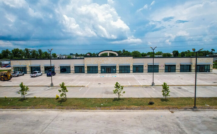 Pictures of Retail, Office, Restaurant property located at 1130 Aldine Bender Rd, Houston, TX 77032 for lease - image #1