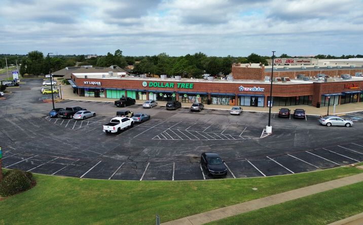 Pictures of Retail property located at 101 N Douglas Blvd, Midwest City, OK 73130 for lease - image #1