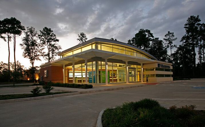 Pictures of Retail property located at 10777-10807 Kuykendahl Rd, The Woodlands, TX 77382 for lease - image #1