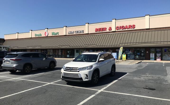 Pictures of Retail, Restaurant property located at 4450 Oakhurst Blvd, Harrisburg, PA 17110 for lease - image #1