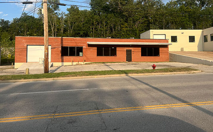 Pictures of Retail, Industrial property located at 5629 Raytown Rd, Raytown, MO 64133 for lease - image #1