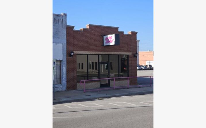Pictures of Retail, Office, Special Purpose property located at 215 E Randolph Ave, Enid, OK 73701 for lease - image #1