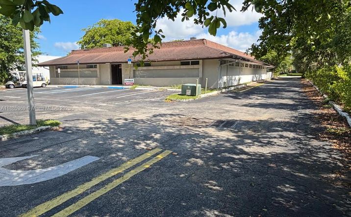 Pictures of Office property located at 6209 W Commercial Blvd, Tamarac, FL 33319 for lease - image #1