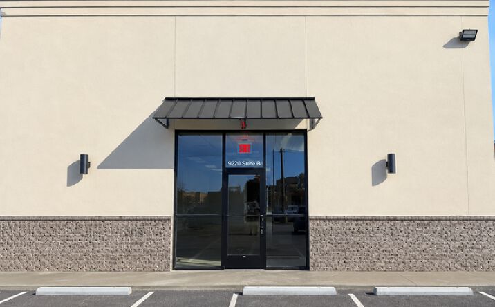 Pictures of Retail, Office, Restaurant property located at 9229 Parkway E, Birmingham, AL 35206 for lease - image #1