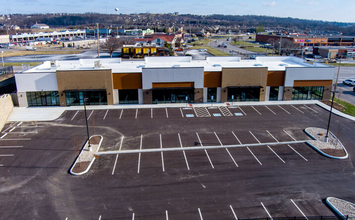 Pictures of Retail property located at 1499 Main St, Hamilton, OH 45013 for lease - image #1