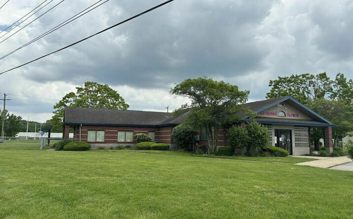 Pictures of Office property located at 3575 Portage Rd, South Bend, IN 46628 for lease - image #1