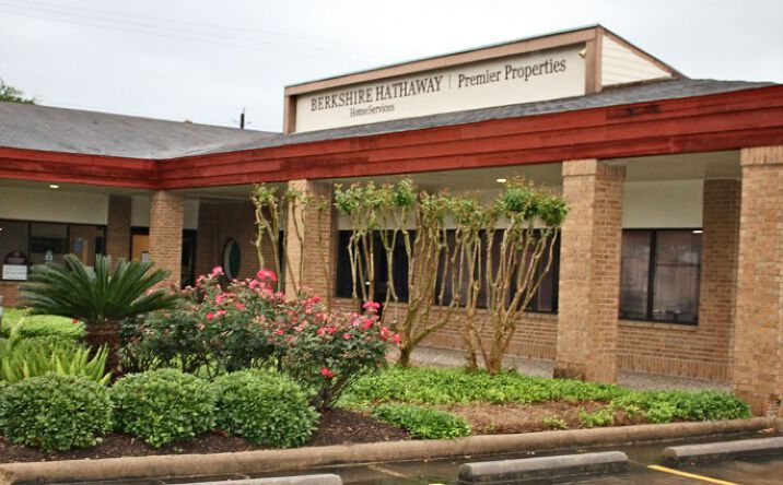 Pictures of Office property located at 3007 Broadway Street / FM 518 Rd, Pearland, TX 77581 for lease - image #1