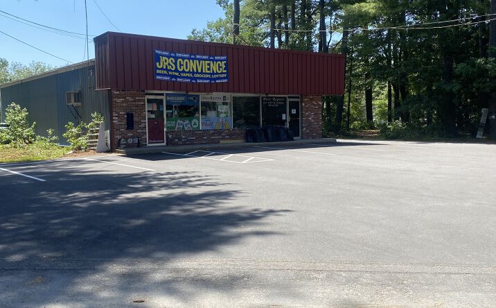 Pictures of Retail property located at 204 Bypass 28, Derry, NH 03038 for lease - image #1