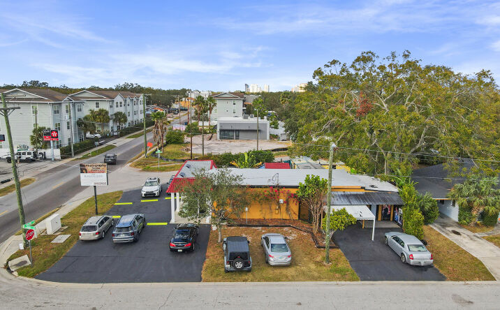 Pictures of Retail property located at 5260 S Macdill Ave, Tampa, FL 33611 for lease - image #1