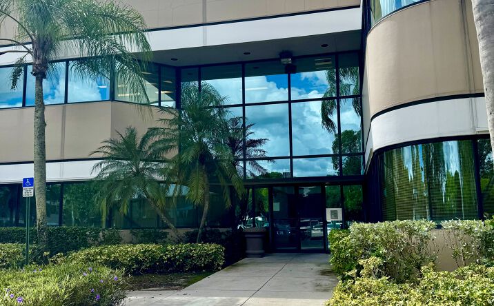 Pictures of Office property located at 440 Sawgrass Corporate Pkwy, Sunrise, FL 33325 for lease - image #1