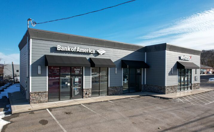 Pictures of Retail property located at 231 Hulton Rd, Oakmont, PA 15139 for lease - image #1
