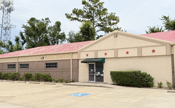 Pictures of Retail, Office property located at 2910 Antoine Dr, Houston, TX 77092 for lease - image #1