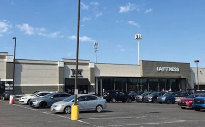 Pictures of Retail property located at 8133 Montgomery Road, Cincinnati, OH 45236 for lease - image #1