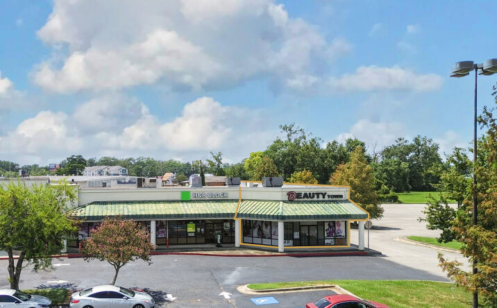 Pictures of Retail property located at 9550 Cortana Pl, Baton Rouge, LA 70815 for lease - image #1