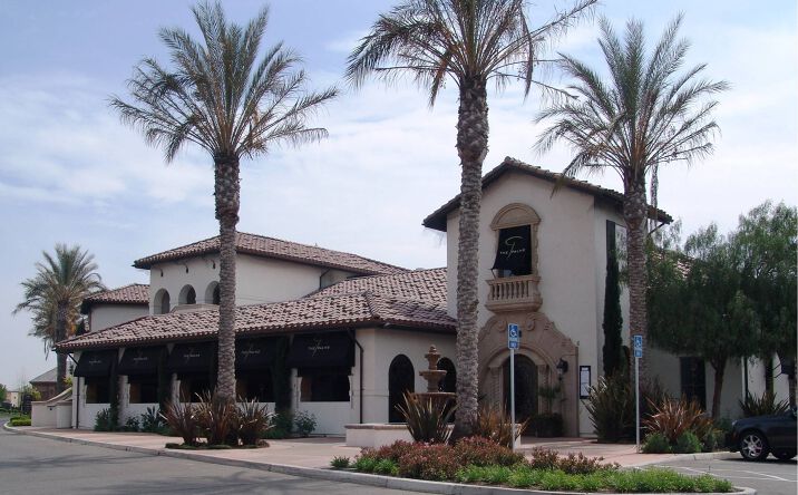 Pictures of Office property located at 7550 N Palm Ave, Fresno, CA 93711 for lease - image #1