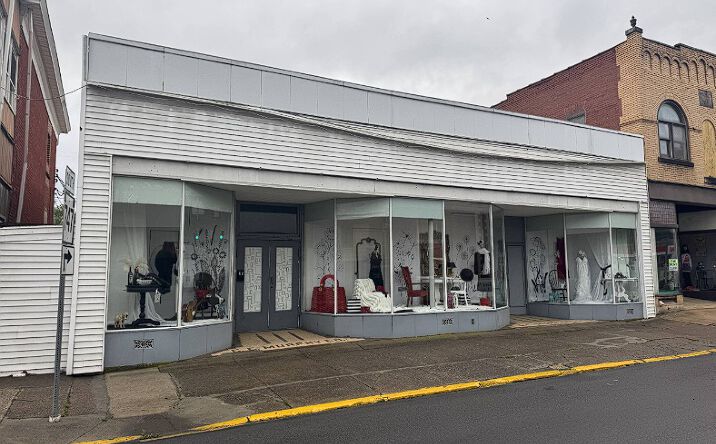Pictures of Retail, Industrial property located at 31 W Shirley St, Mount Union, PA 17066 for lease - image #1