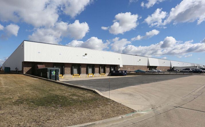 Pictures of Industrial, Office property located at 794 Golf Ln, Bensenville, IL 60106 for lease - image #1