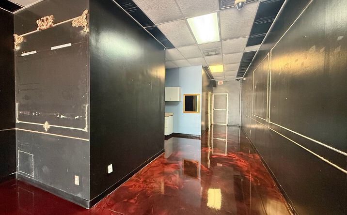 Pictures of Retail property located at 12637 Westheimer Rd, Houston, TX 77077 for lease - image #1