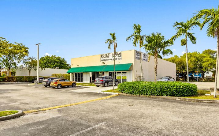 Pictures of Retail, Office property located at 2415 Stirling Rd, Fort Lauderdale, FL 33312 for lease - image #1