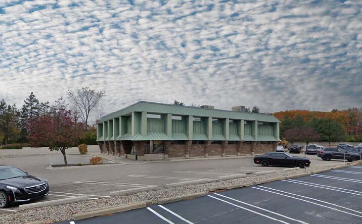 Pictures of Office property located at 24724 Farmbrook Rd, Southfield, MI 48034 for lease - image #1
