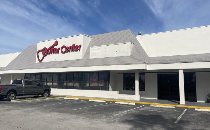 Pictures of Restaurant property located at 5015-5059 Okeechobee Boulevard, West Palm Beach, FL 33417 for lease - image #1