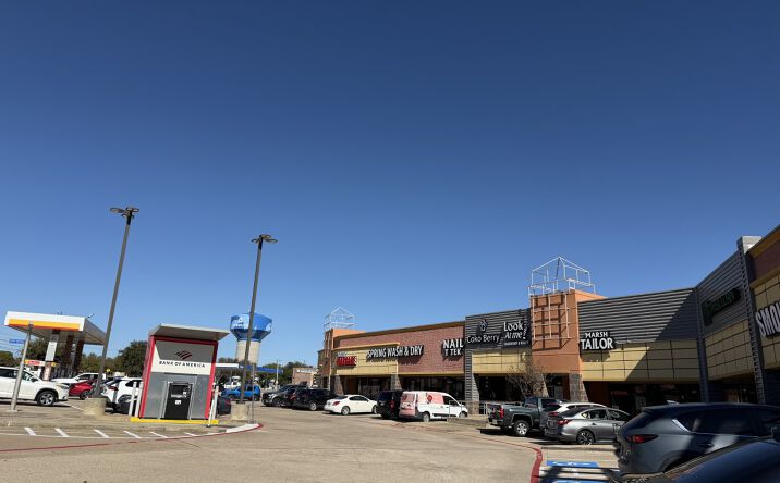 Pictures of Retail property located at 2220 Marsh Ln, Carrollton, TX 75006 for lease - image #1