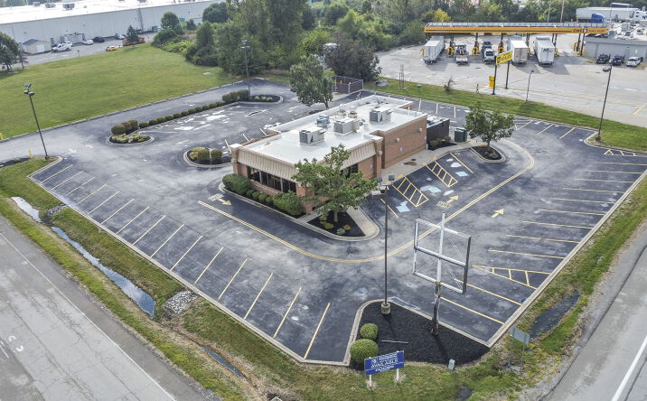 Pictures of Retail property located at 50 Roberts Rd, Wilmington, OH 45177 for lease - image #1