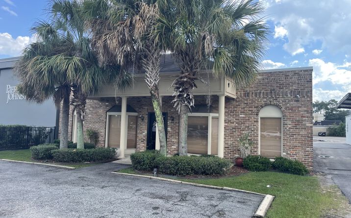 Pictures of Office property located at 3805 Airport Blvd, Mobile, AL 36608 for lease - image #1