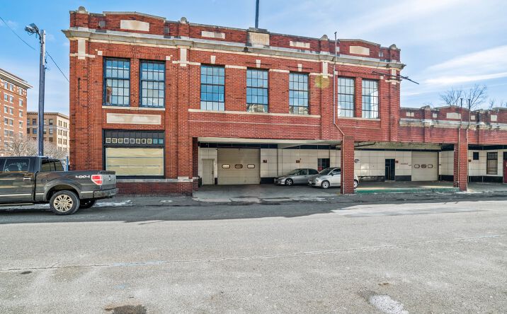 Pictures of Retail, Office, Industrial property located at 158 Chestnut St, Holyoke, MA 01040 for lease - image #1