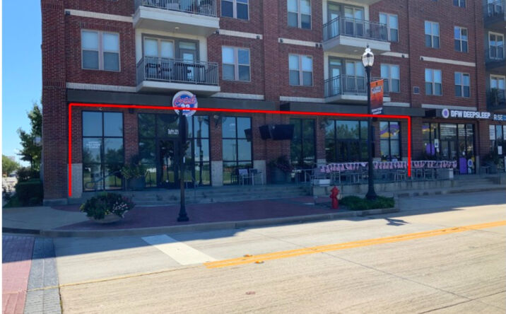 Pictures of Restaurant property located at 400 S Oak St, Roanoke, TX 76262 for lease - image #1