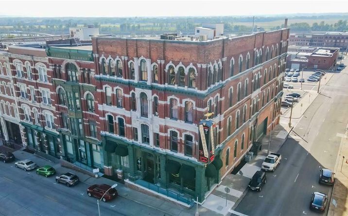 Pictures of Retail, Restaurant property located at 224 North 4th Street, Saint Joseph, MO 64501 for lease - image #1