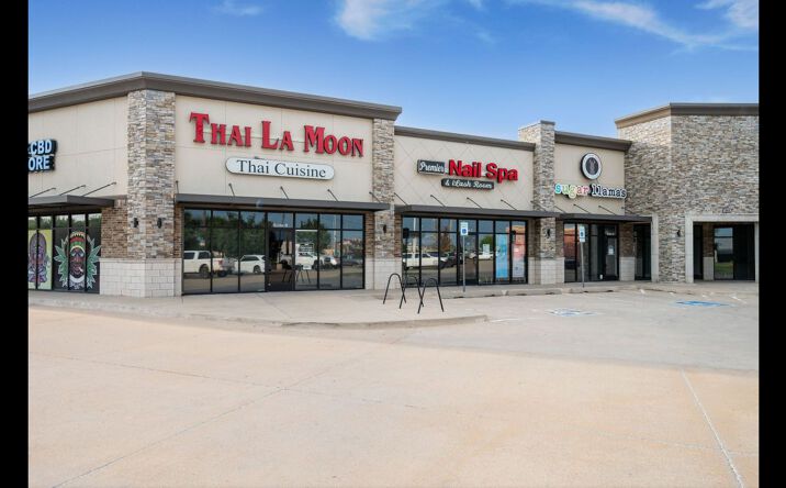 Pictures of Retail property located at 2012 NW 178th St, Edmond, OK 73012 for lease - image #1
