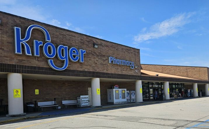 Pictures of Retail property located at 981 Dunbar Village Plaza, Dunbar, WV 25064 for lease - image #1