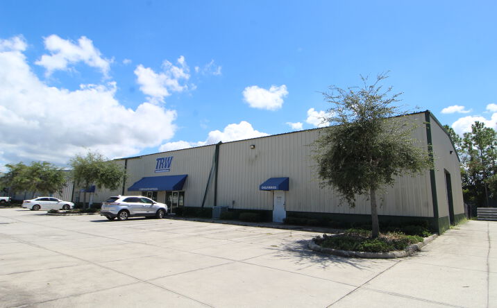 Pictures of Industrial property located at 2077 58th Ave Cir E, Bradenton, FL 34203 for lease - image #1