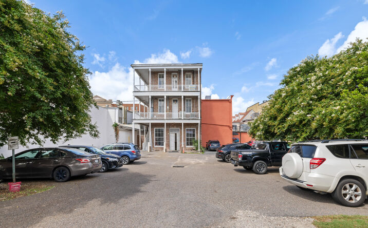 Pictures of Retail property located at 438 King Street, Charleston, SC 29403 for lease - image #1