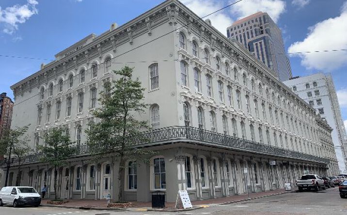 Pictures of Retail property located at 401 Carondelet St, New Orleans, LA 70130 for lease - image #1