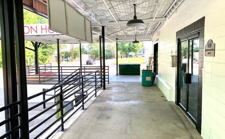 Pictures of Retail property located at 1240 Old Chattahoochee Ave NW, Atlanta, GA 30318 for lease - image #1