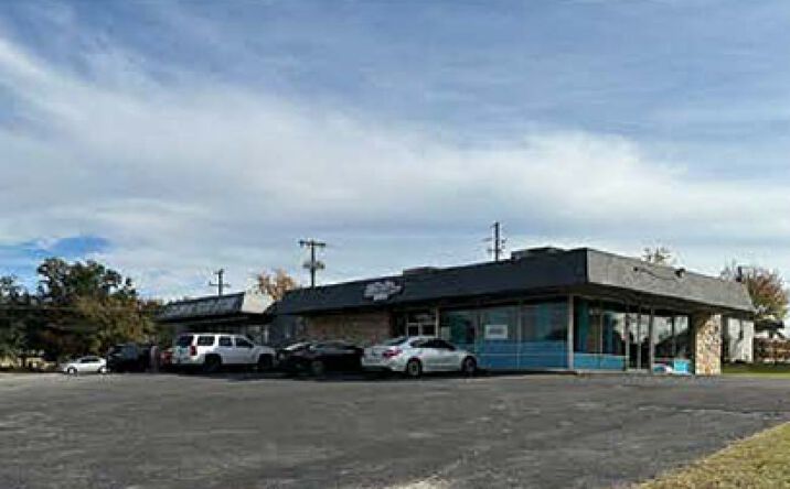 Pictures of Retail, Office, Restaurant property located at 1704 W Sanford St, Arlington, TX 76012 for lease - image #1