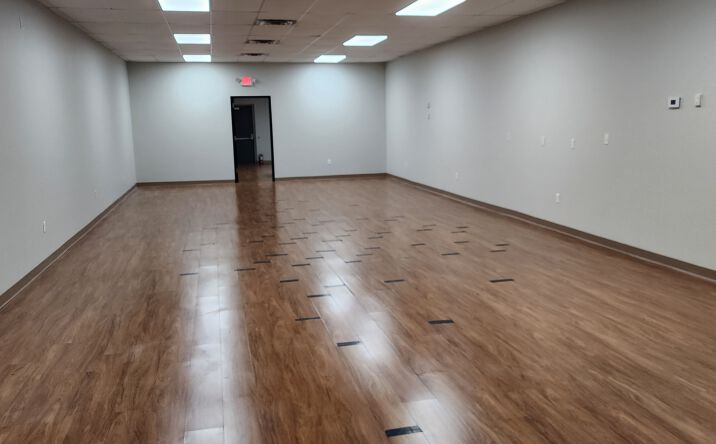 Pictures of Retail, Office, Special Purpose property located at 4441 Spencer Hwy, Pasadena, TX 77504 for lease - image #1