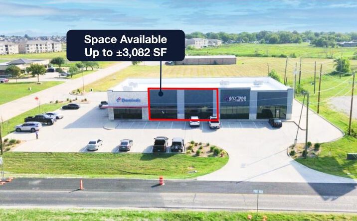 Pictures of Retail property located at 385 Henry Hynds Expy, Van Alstyne, TX 75495 for lease - image #1