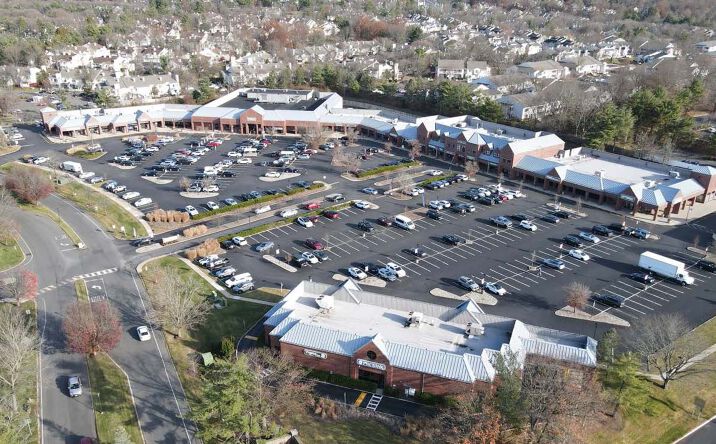 Pictures of Retail property located at 550 Hills Dr, Bedminster, NJ 07921 for lease - image #1