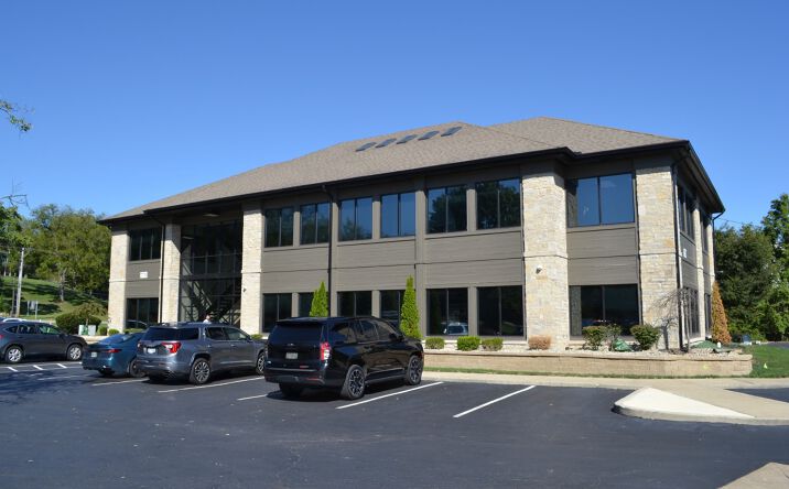 Pictures of Office property located at 7710 Olentangy River Rd, Columbus, OH 43235 for lease - image #1
