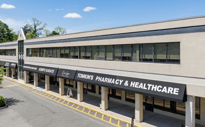 Pictures of Retail property located at 900 Wheeler Rd, Hauppauge, NY 11788 for lease - image #1