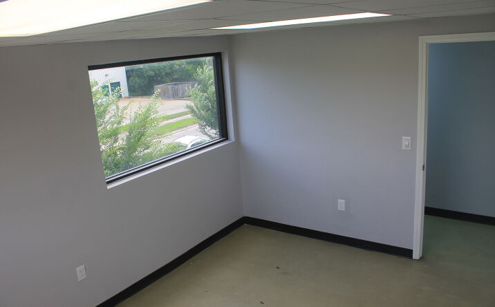Pictures of Retail, Office property located at 9025 Cullen Blvd, Houston, TX 77051 for lease - image #1