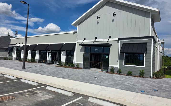 Pictures of Retail, Restaurant property located at 990 Windermere Rd, Winter Garden, FL 34787 for lease - image #1