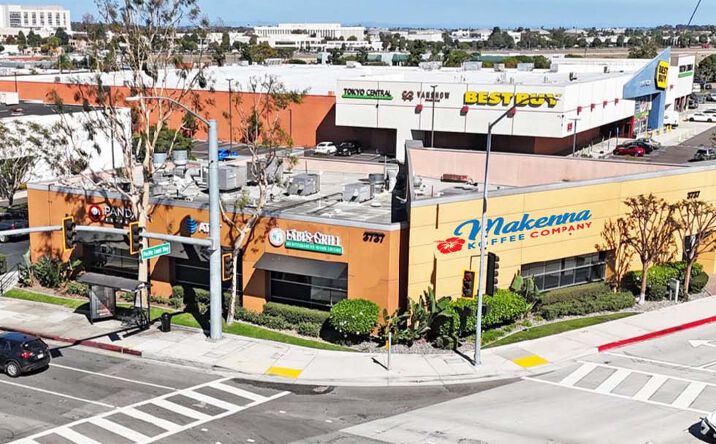 Pictures of Retail property located at 3737 Pacific Coast Hwy, Torrance, CA 90505 for lease - image #1