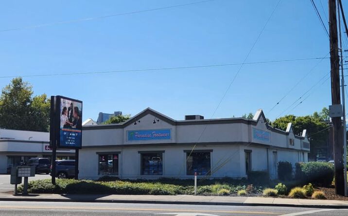 Pictures of Retail, Office, Special Purpose property located at 1800 E Barnett Rd, Medford, OR 97504 for lease - image #1