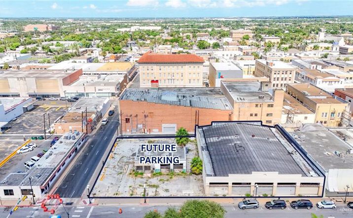 Pictures of Retail property located at 1021 E Levee Street, Brownsville, TX 78520 for lease - image #1