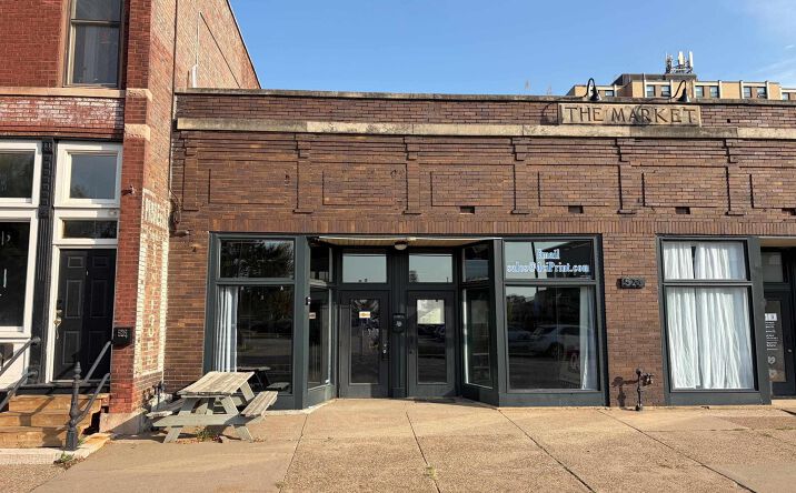 Pictures of Retail, Industrial, Office property located at 520 W 2ND Street, Davenport, IA 52801 for lease - image #1